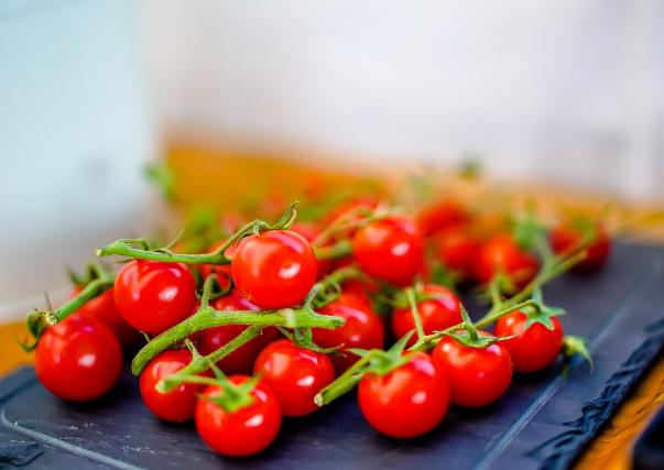 Fotografie - rajče cherry keříčkové