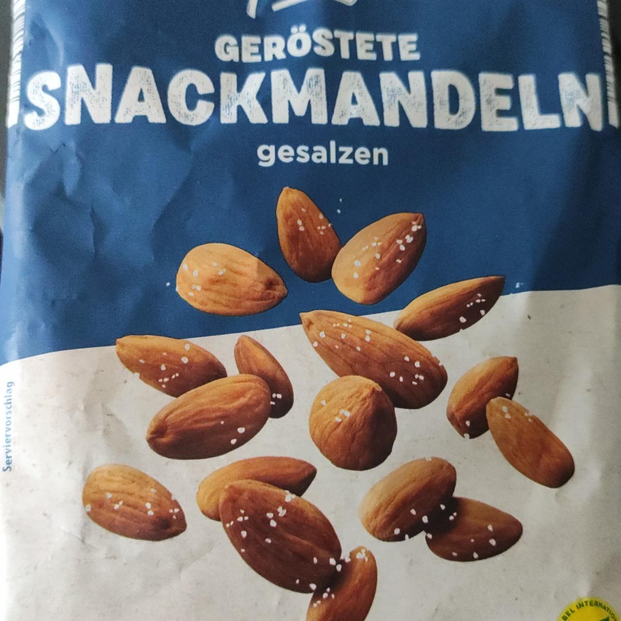 Fotografie - Geröstete snackmandeln gesalzen Farmer