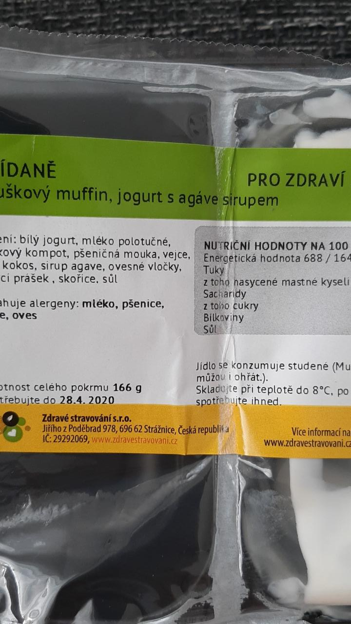 Fotografie - snídaně pro zdraví oříškový muffin, jogurt s agáve sirupem Zdravé stravování