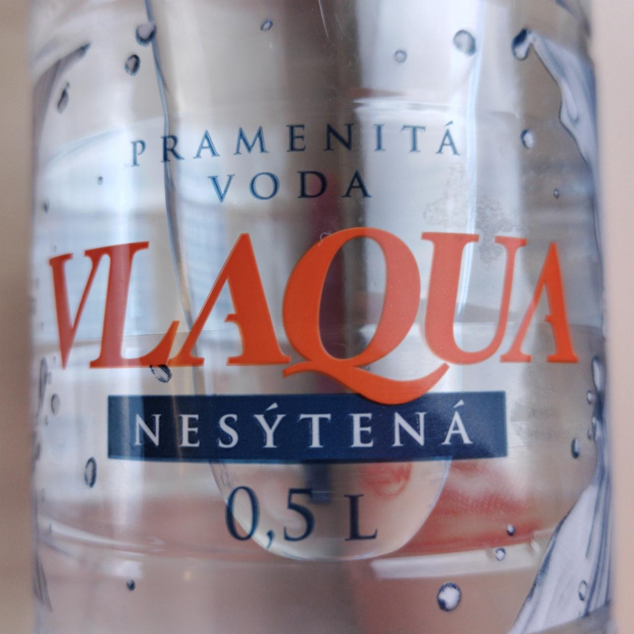 Fotografie - Pramenitá voda nesýtená Vlaqua