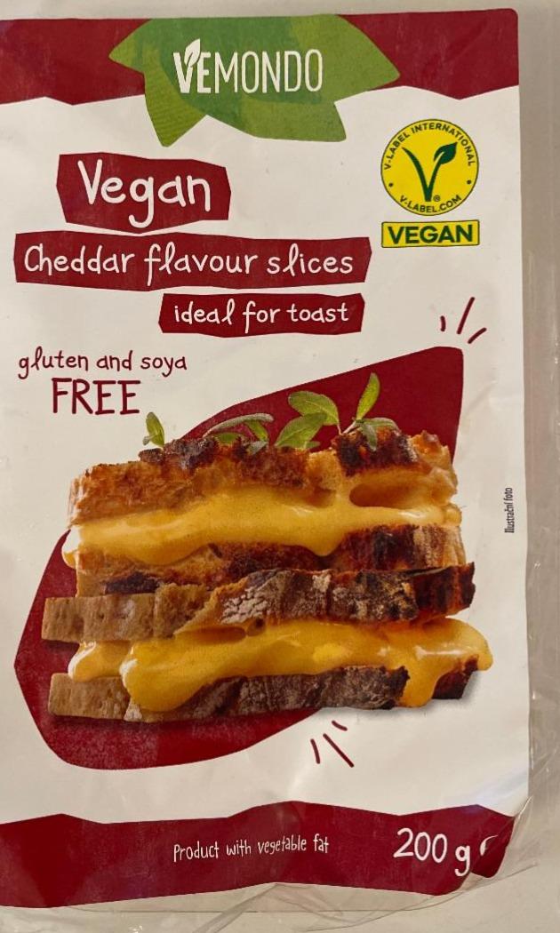 Fotografie - Vegan cheddar flavour slices ideal for toast Vemondo