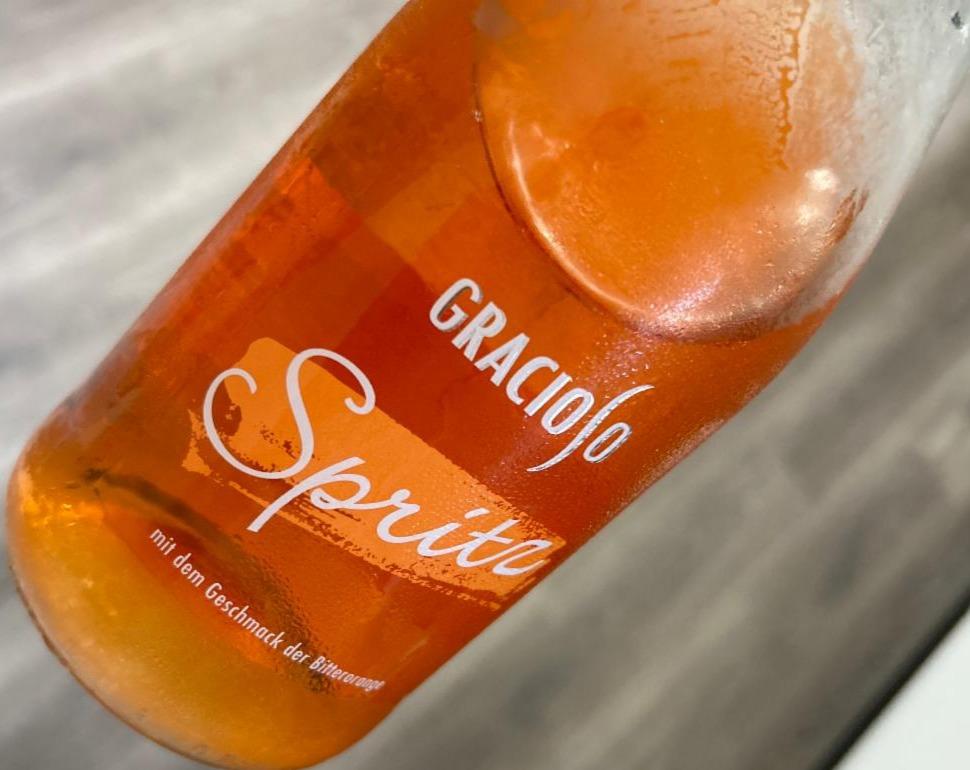 Fotografie - Gracioso mit dem geschmack der bitterorange Spritz