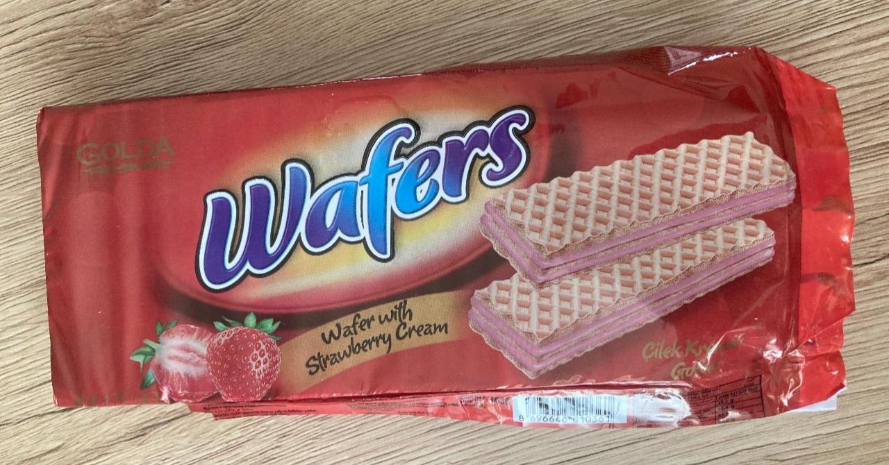 Fotografie - Wafer with Strawberry Cream Golda