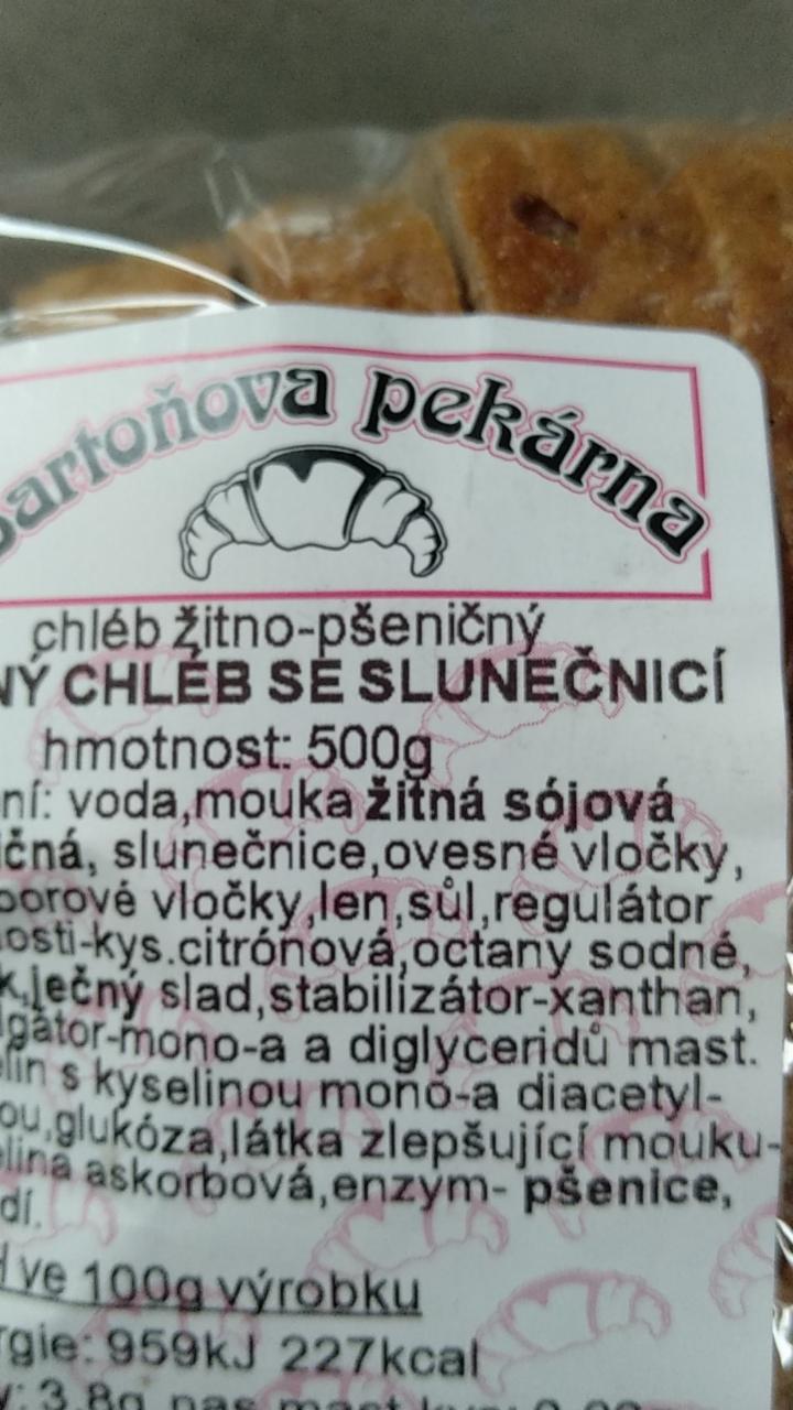 Fotografie - Žitný chléb se slunečnicí Bartoňova pekárna