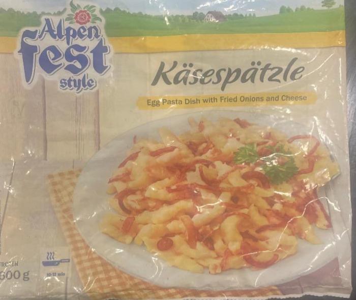 Fotografie - Kasespatzle vaječné spetzle , se sýrem emental, restovanou cibuli