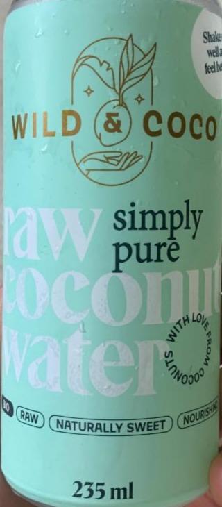 Fotografie - Raw coconut water Wild & Coco