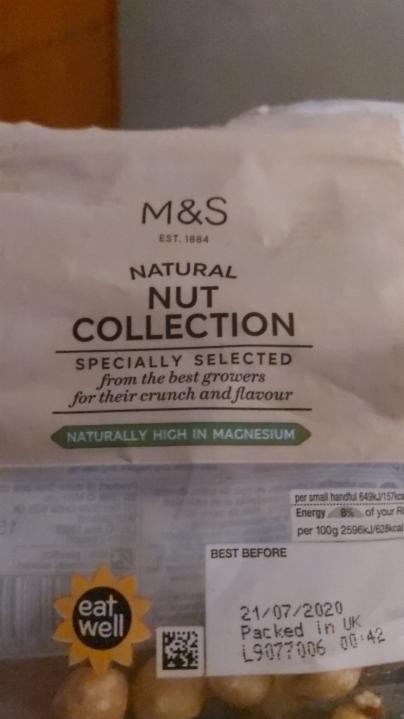 Fotografie - natural nut collection Marks & Spencer