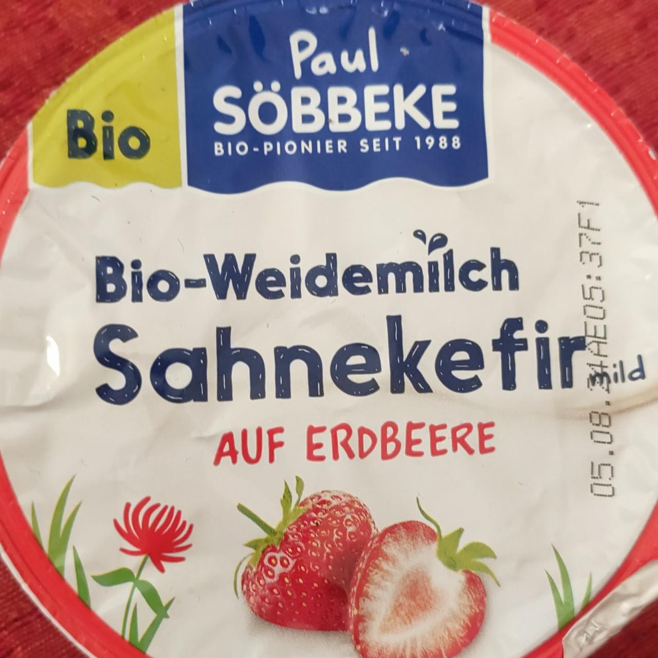 Fotografie - Bio-weidemilch sahnekefir auf erdbeere Paul Söbbeke