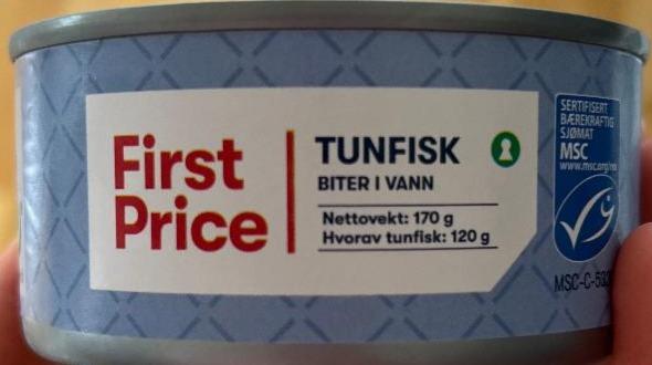 Fotografie - Tunfisk biter i vann First Price