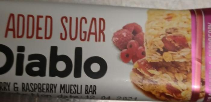 Fotografie - No Added Sugar Cranberry & Raspberry Muesli Bar Diablo