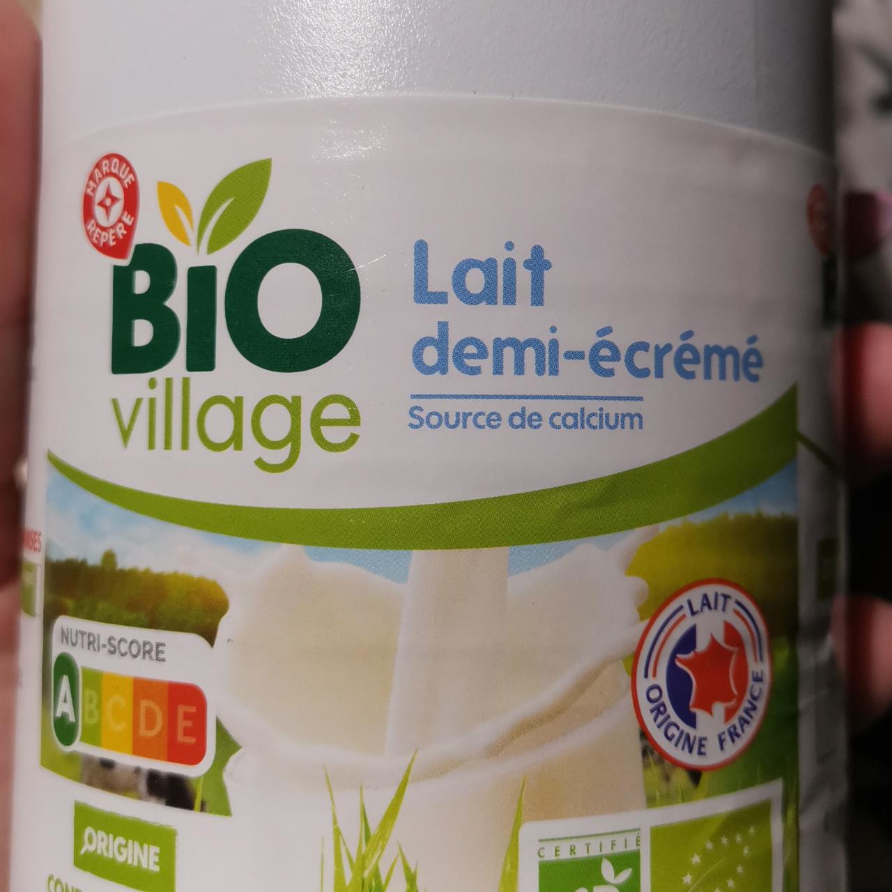 Fotografie - Lait demi-écrémé Bio village