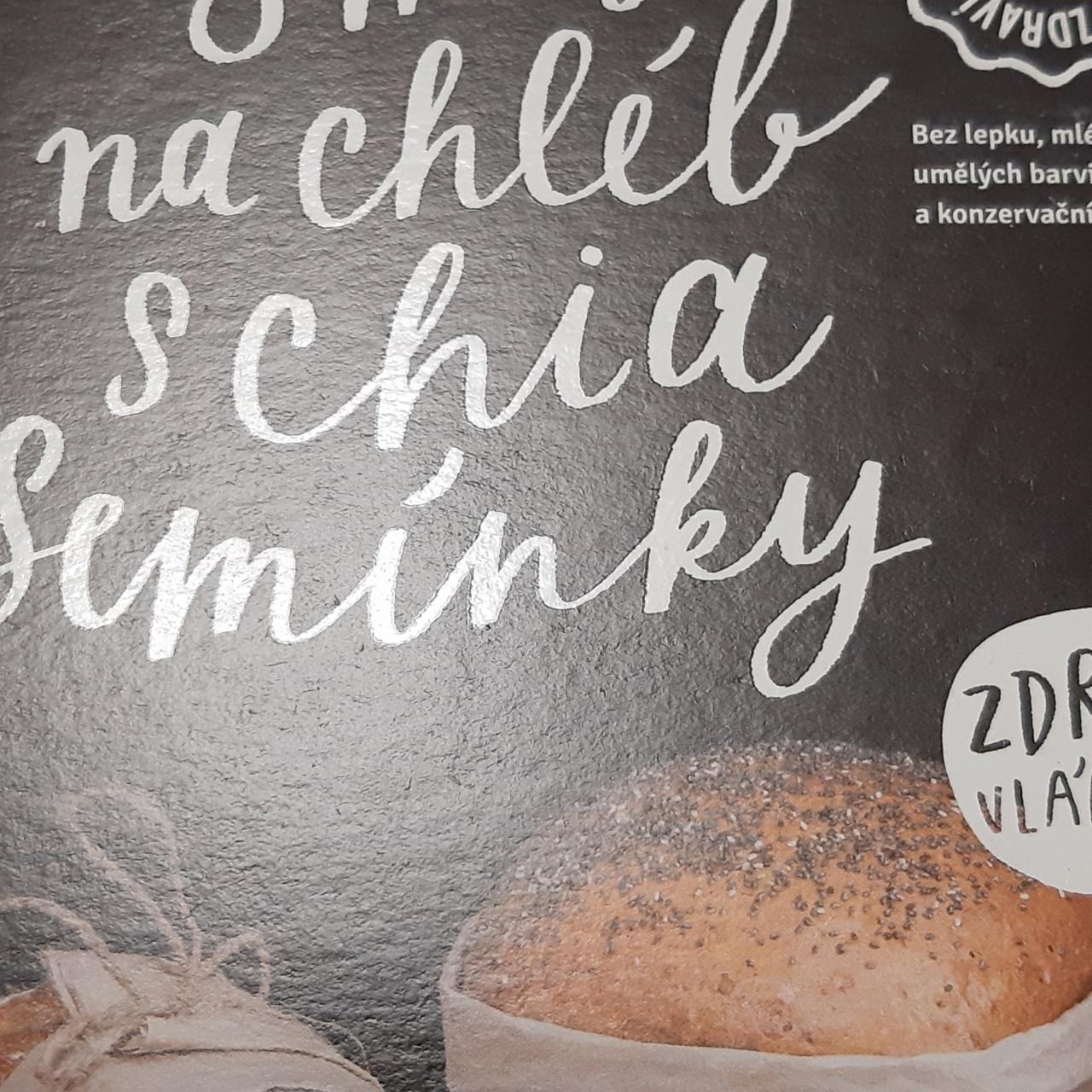 Fotografie - chléb s chia semínky pečený Nominal