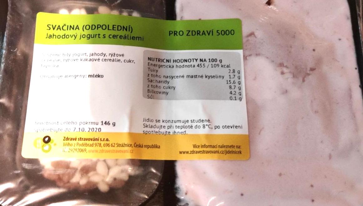 Fotografie - jahodový jogurt s cereáliemi Zdravé stravování