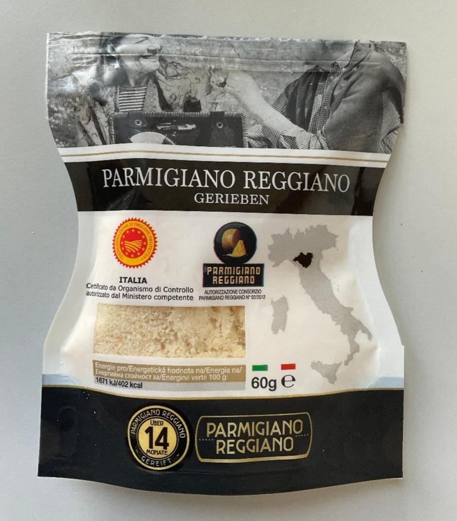 Fotografie - Parmigiano Reggiano gerieben