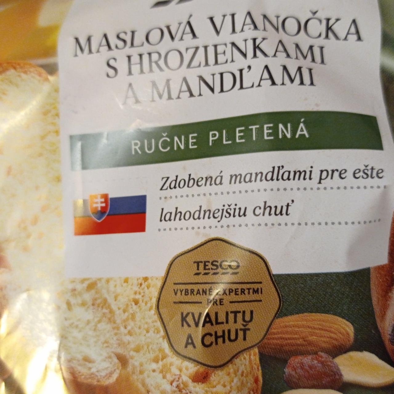 Fotografie - Maslová vianočka s hrozienkami a mandľami Tesco