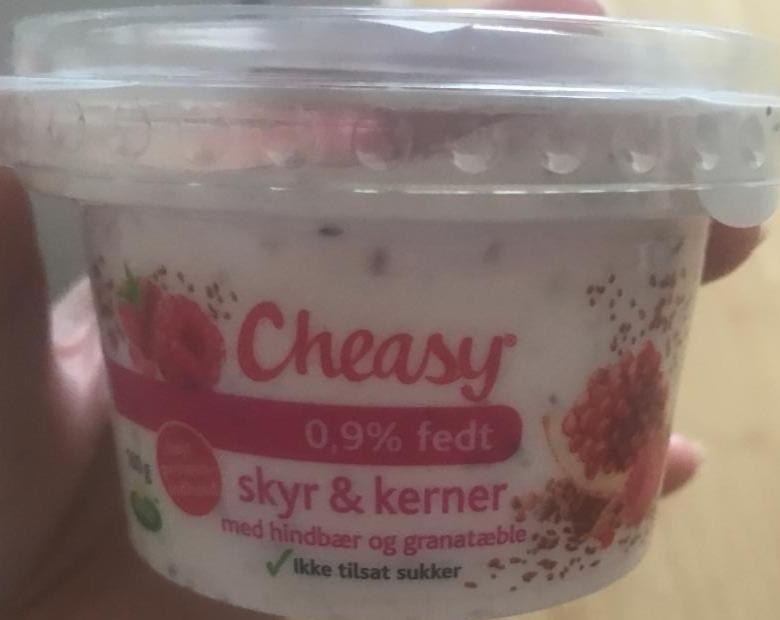 Fotografie - Skyr med hindbær og granatæble 0,9% fedt Cheasy