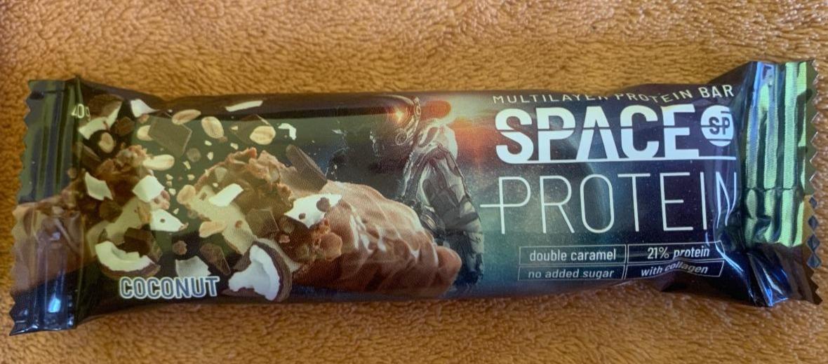 Fotografie - Multilayer protein bar coconut Space Protein