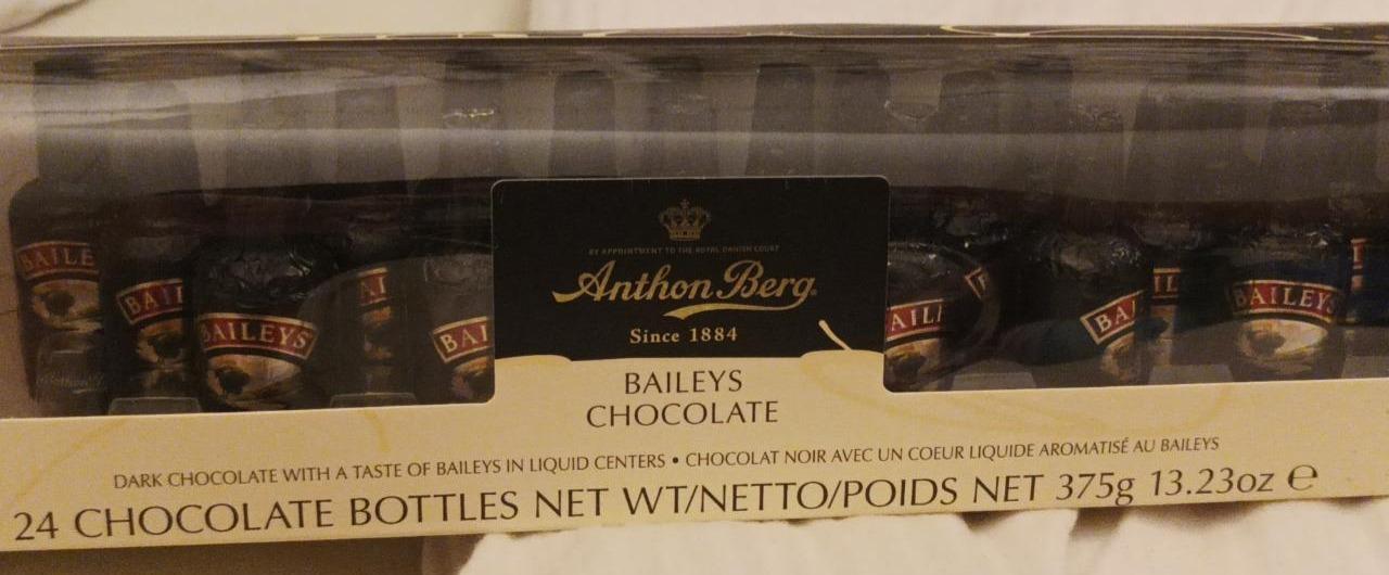 Fotografie - Baileys chocolate bottles Anthon Berg