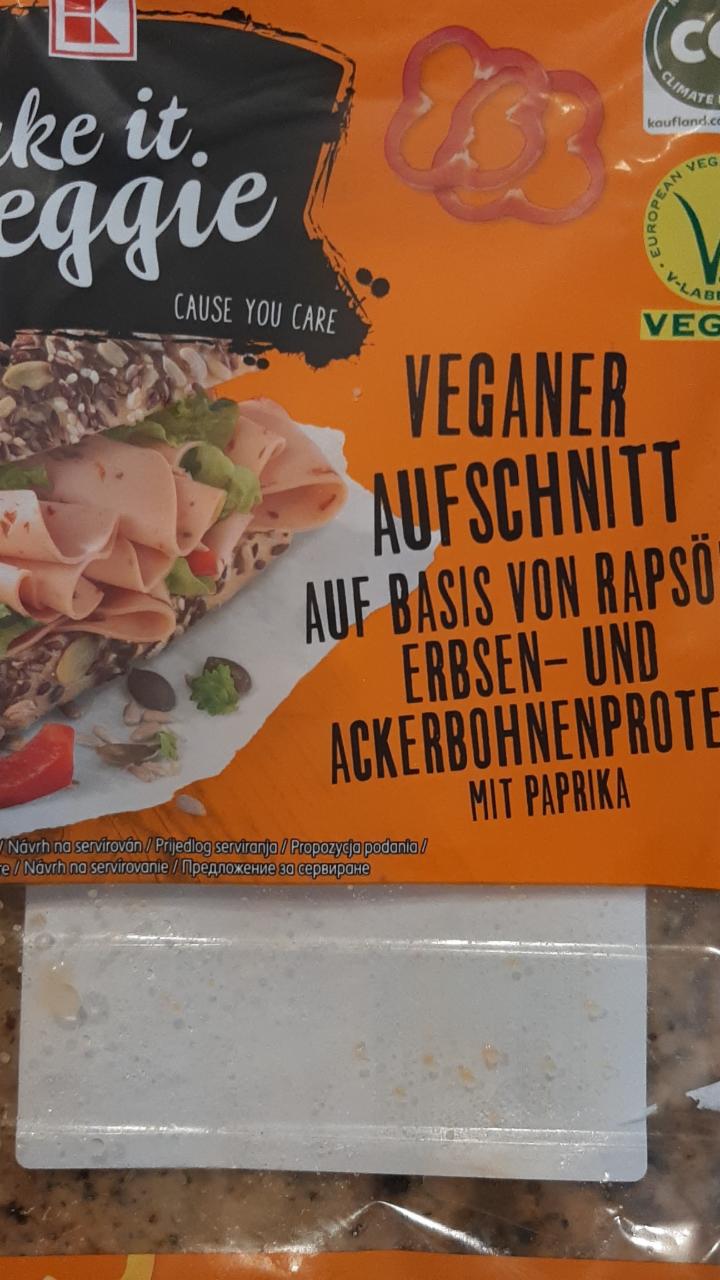 Fotografie - Veganer aufschnitt auf basis von rapsöl erbsen- und ackerbohnenprotein mit paprika Take It Veggie