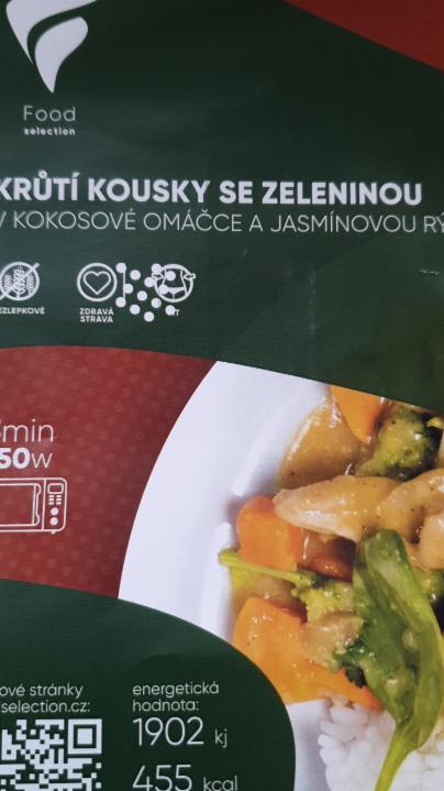 Fotografie - krůtí kousky se zeleninou food selection