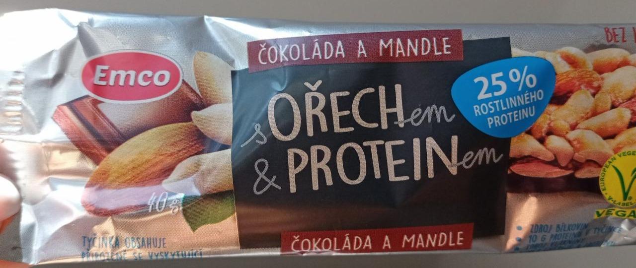 Fotografie - tyčinka s ořechem & proteinem čokoláda a mandle Emco