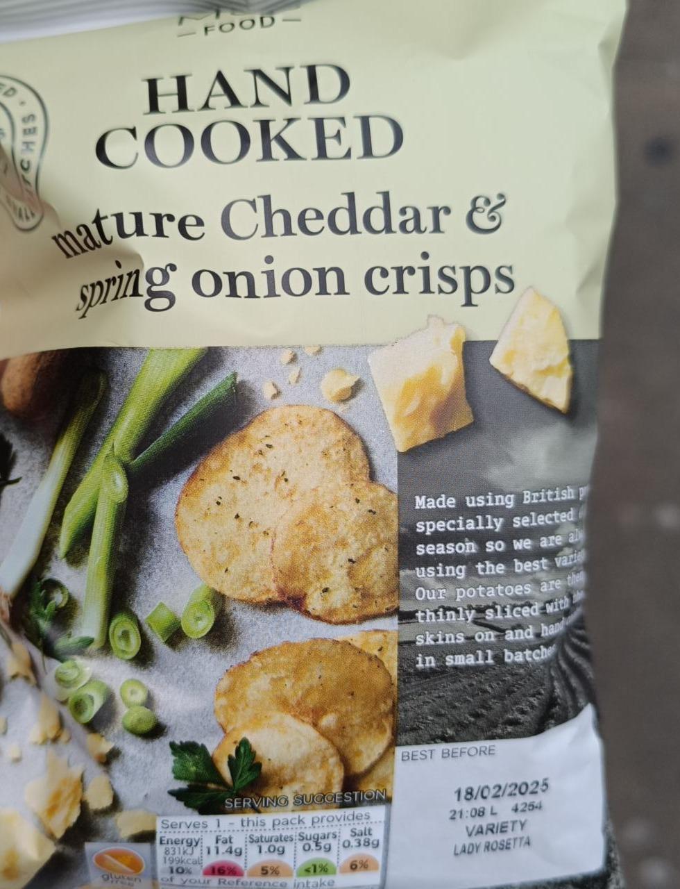 Fotografie - Hand cooked nature cheddar & spring onion crisps M&S Food