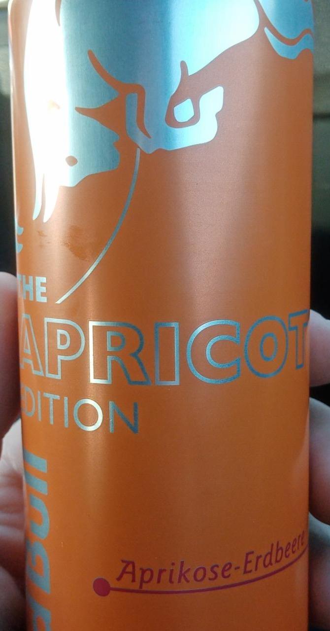 Fotografie - Apricot Edition Aprikose-Erdbeere Red Bull