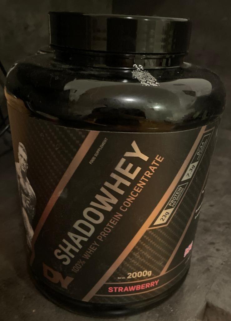 Fotografie - Shadowhey 100% Whey protein concentrate Strawberry DY Nutrition