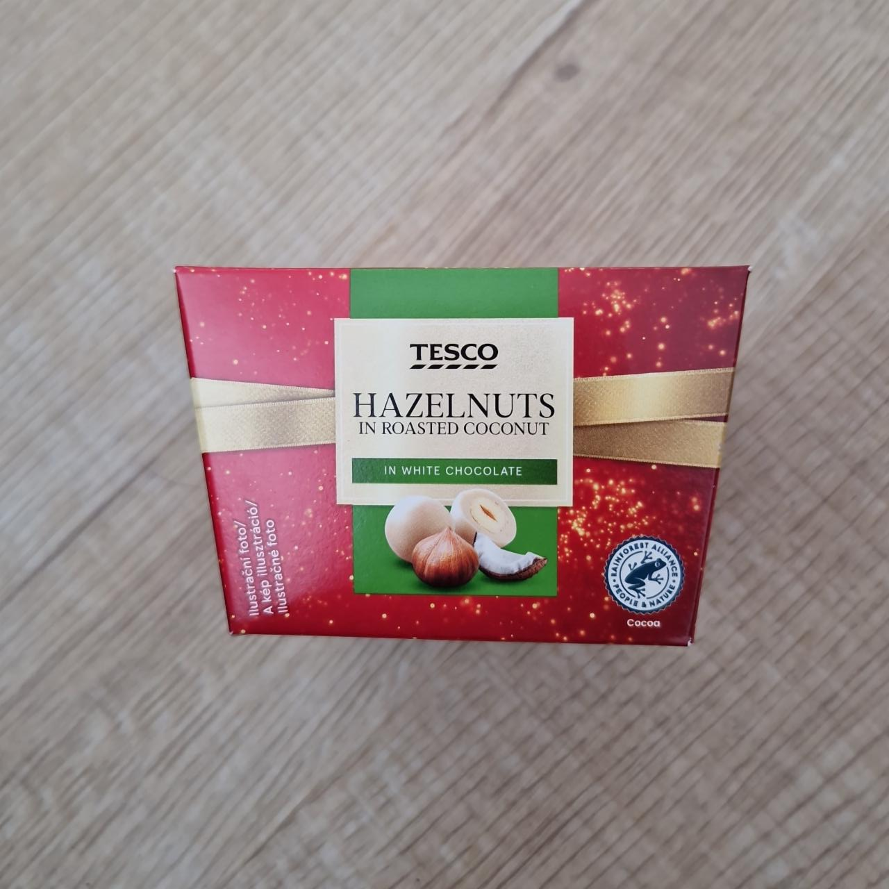 Fotografie - Hazelnuts in roasted coconut in white chocolate Tesco