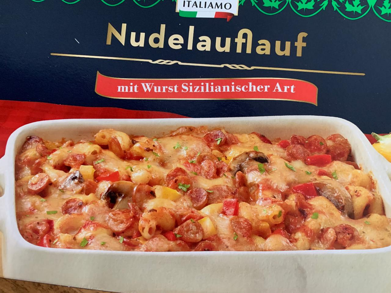 Fotografie - Nudelauflauf mit Wurst sizilianischer Art