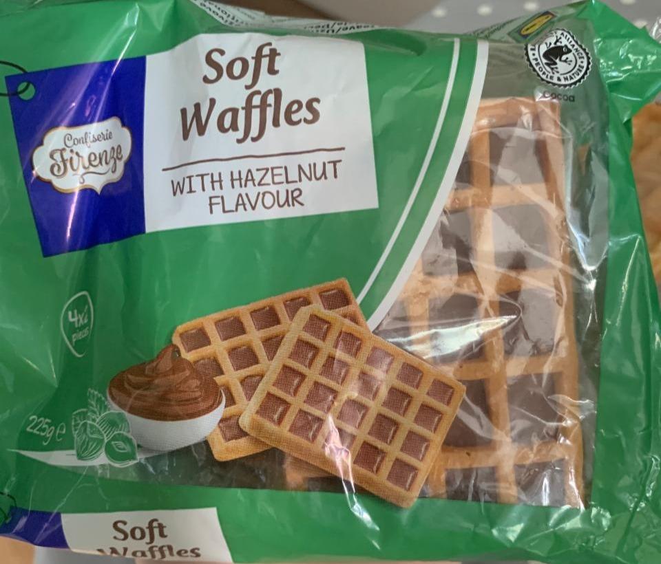 Fotografie - Frischei waffeln mit 26% kakao-haselnuss geschmack-füllung Kuchen Zauber