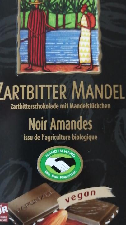 Fotografie - Zartbitterschokolade mit Mandelstuckchen