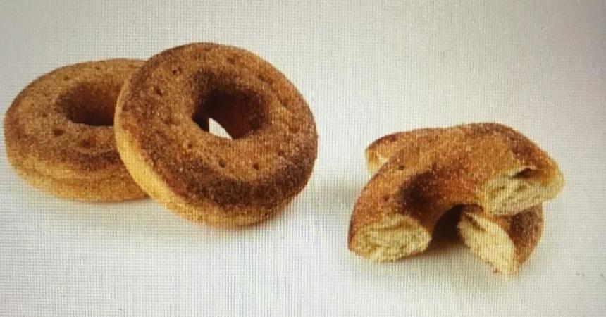 Fotografie - Skořicový donut s jablečnou náplní Tesco