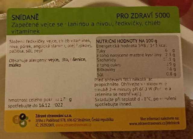 Fotografie - Zapečené vejce se slaninou a nivou, ředkvičky, chléb vitamínek Zdravé stravování