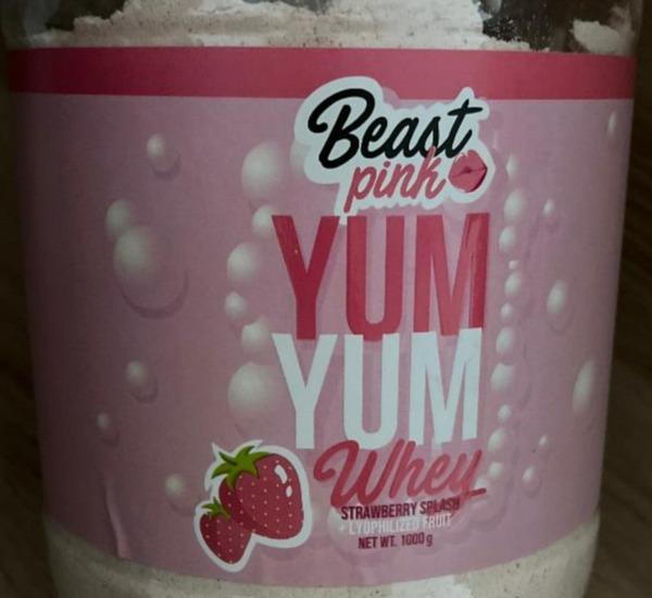 Fotografie - Yum Yum Whey Strawberry Splash Beast pink