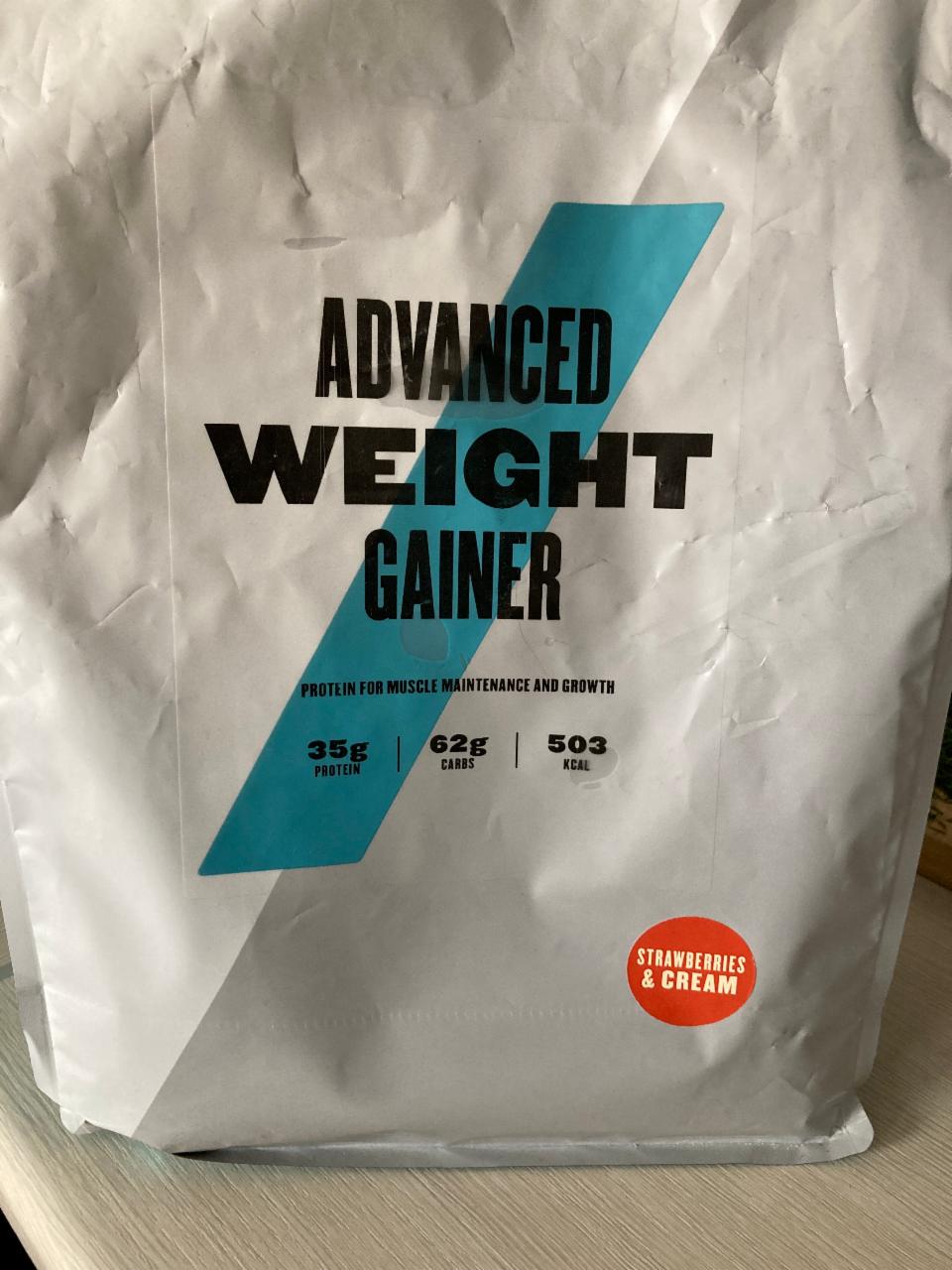 Fotografie - Advanced Weight Gainer Strawberry & Cream Myprotein