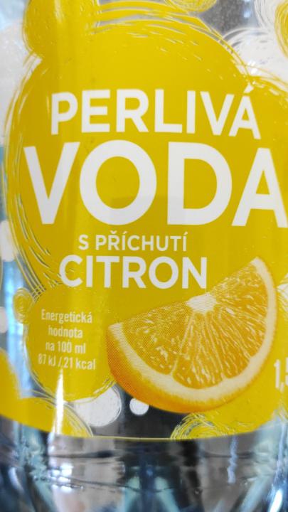 Fotografie - Perlivá voda s příchutí citron