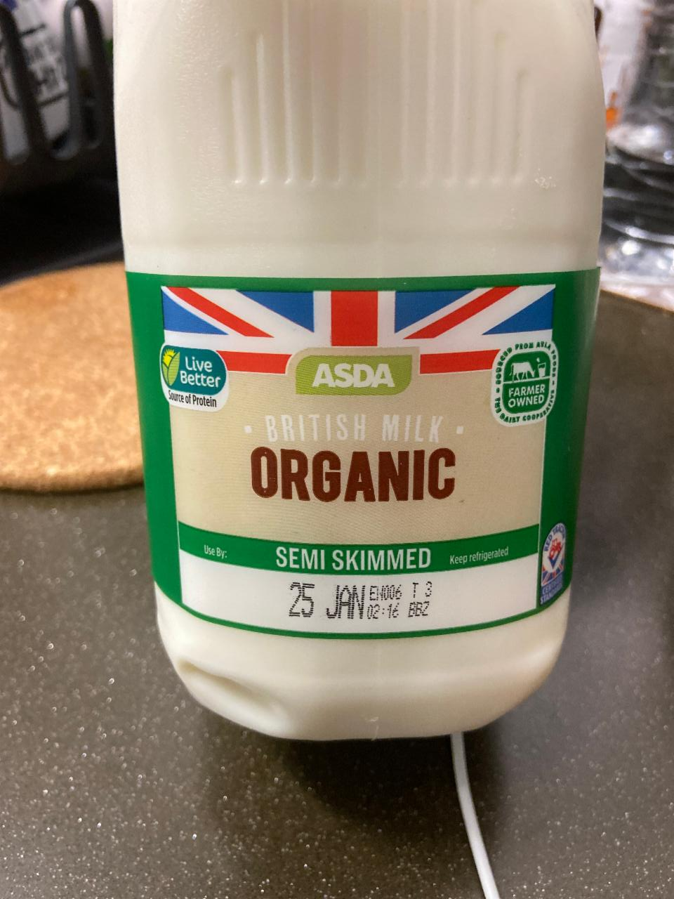 Fotografie - Semi Skimmed Milk Asda