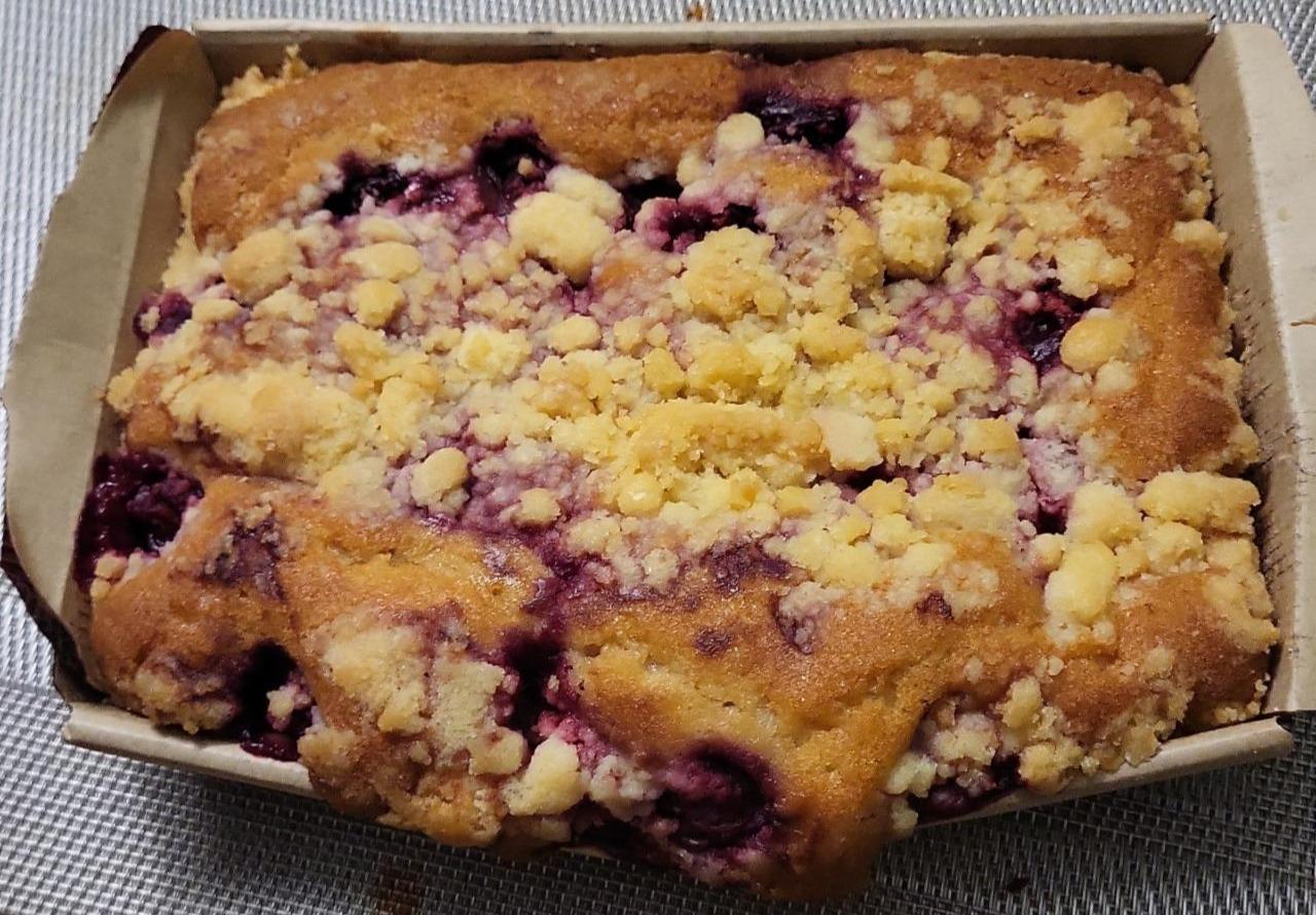 Fotografie - Dinkelkuchen mit Kirschen und Butterstreusel Globus