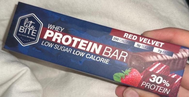 Fotografie - Whey protein bar red velvet Lite Bite