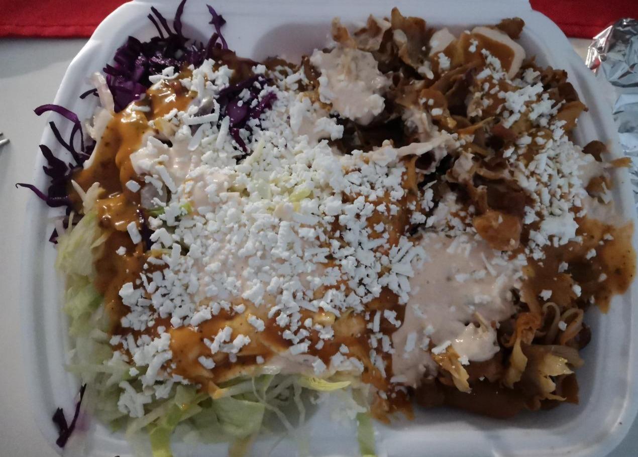 Fotografie - Kebab box bez hranolek, česnekový dip