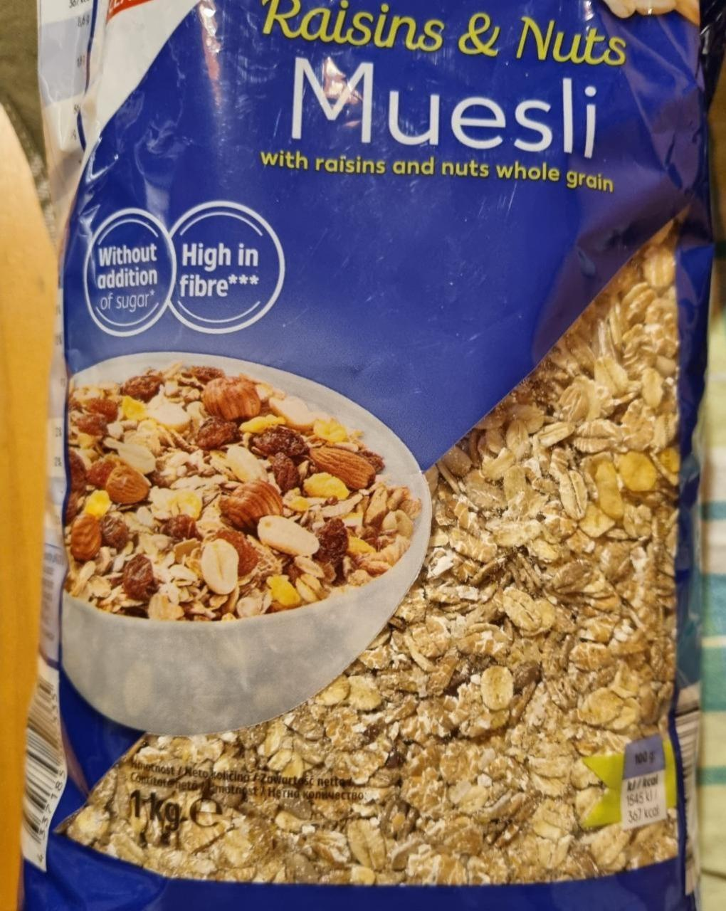 Fotografie - Raisins & Nut Muesli Fruity and nutty