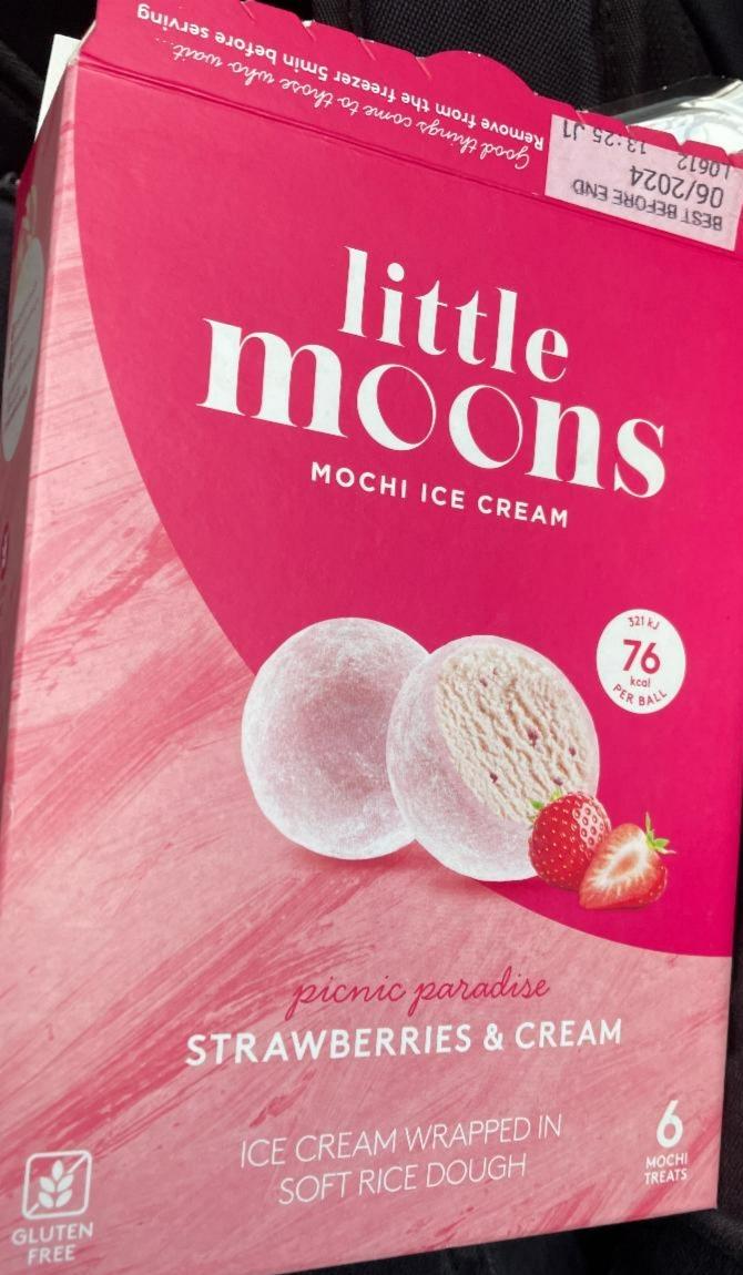 Fotografie - Strawberries & cream Little Moons