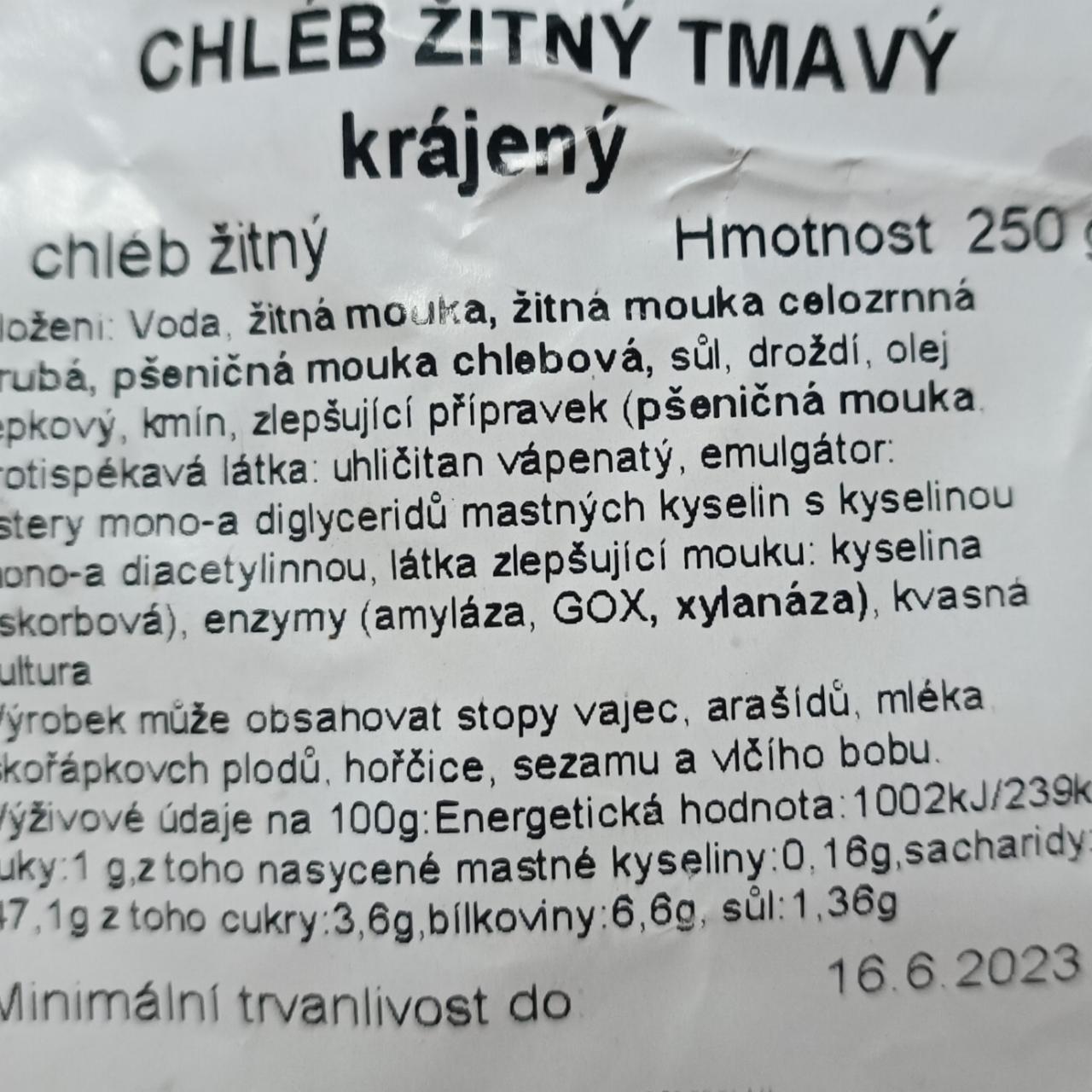 Fotografie - chléb žitný tmavý krájený Lomná