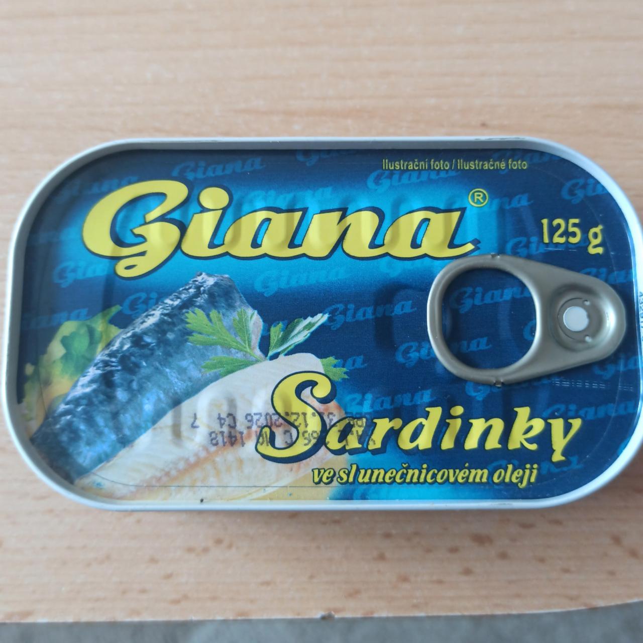 Fotografie - Sardinky ve slunečnicovém oleji Giana