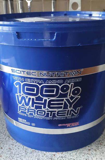 Fotografie - 100% Whey Protein Strawberry flavor - Scitec Nutrition