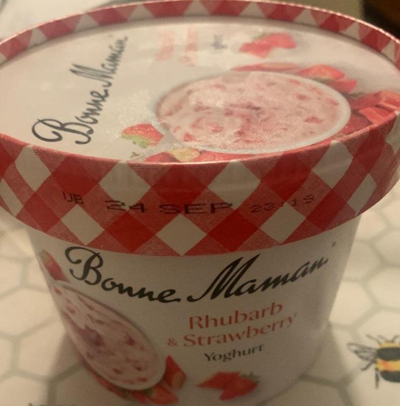 Fotografie - Rhubarb & strawberry yoghurt Bonne Maman