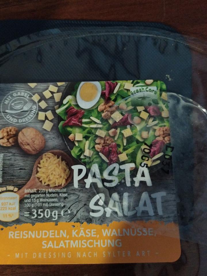 Fotografie - pasta salát Reisnudeln,Käse,Walnüsse,Salatmüschung