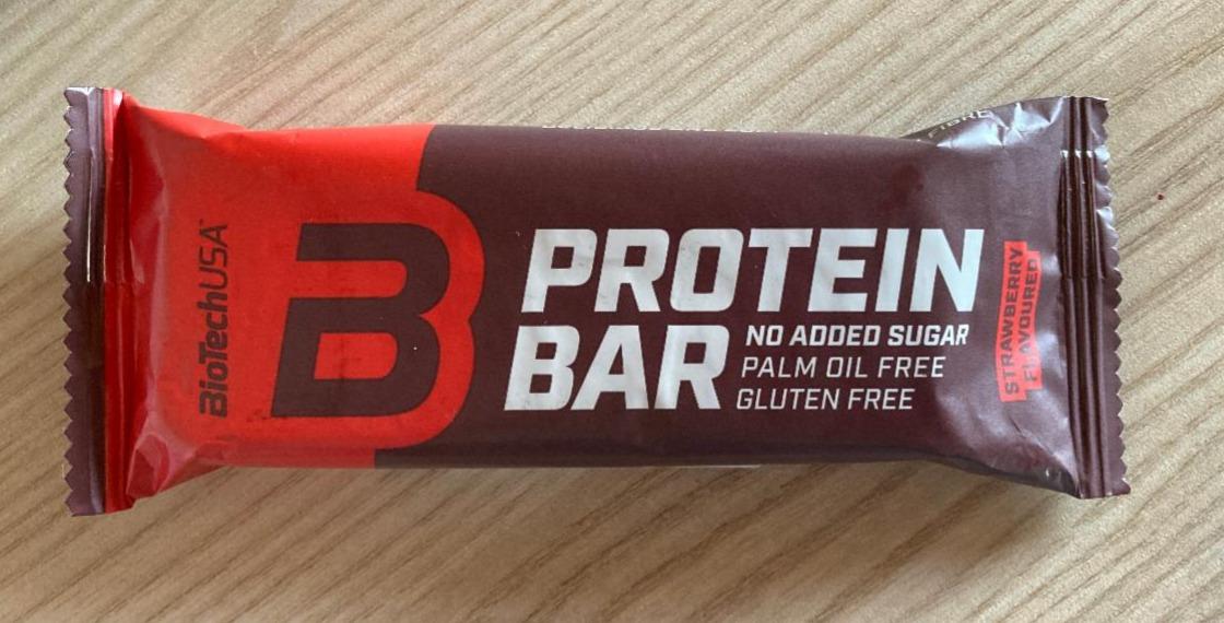 Fotografie - Protein bar strawberry BioTechUSA