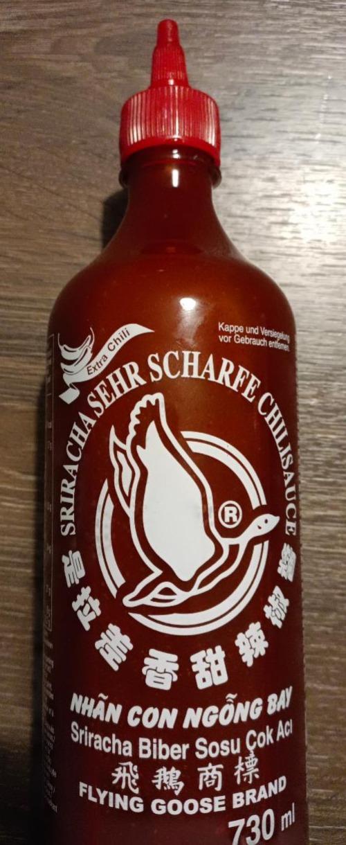 Fotografie - sriracha super hot chilli sauce